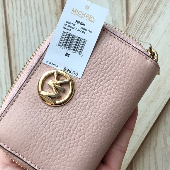 💥BFSALE💥 Michael kors Fulton zip - Picture 7 of 8